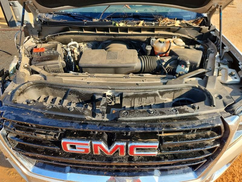2023 GMC YUKON SLE 12