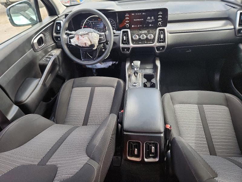 2021 KIA SORENTO LX 8