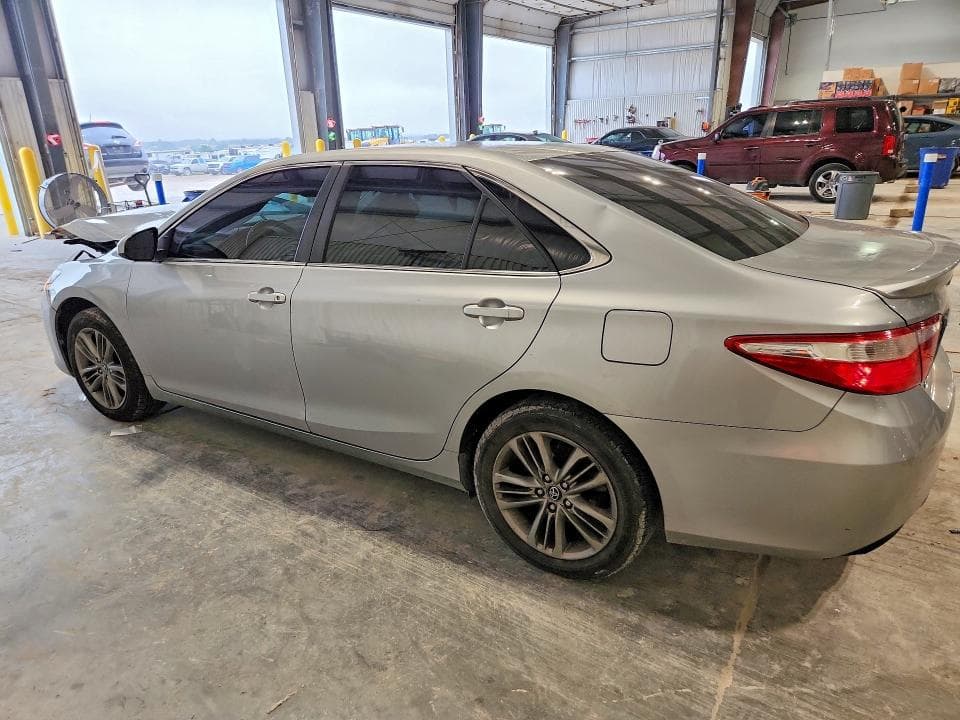 2017 TOYOTA CAMRY SE 2