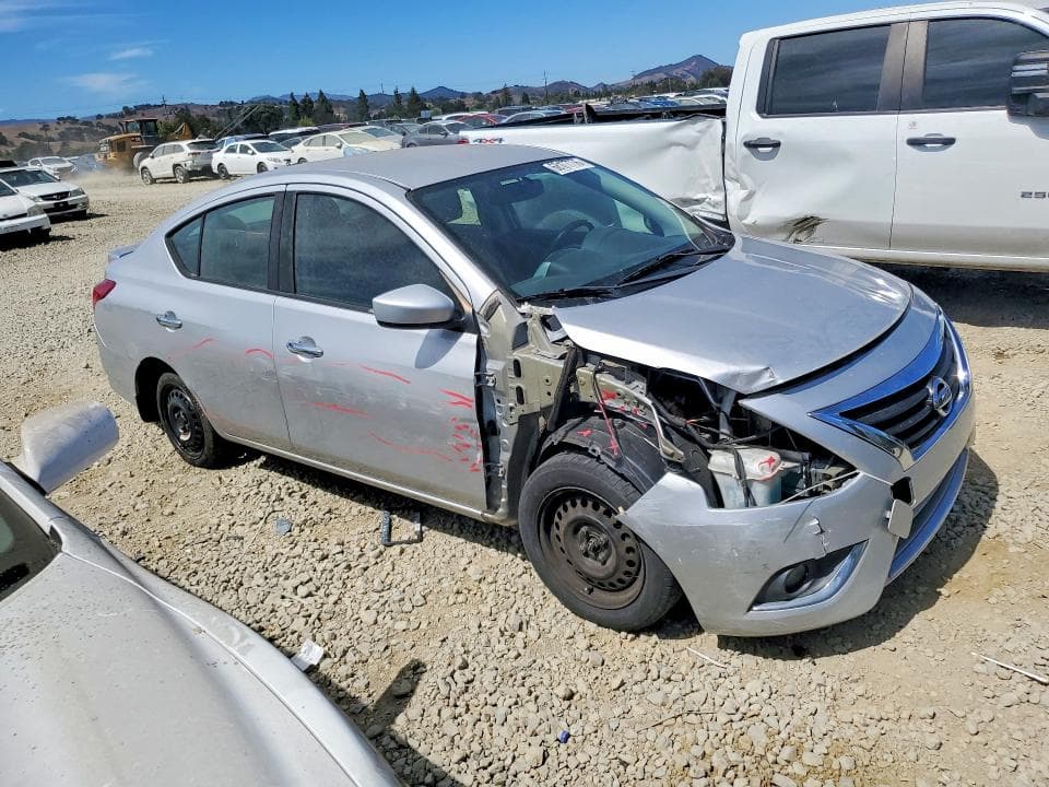 2017 NISSAN VERSA 1.6 S 4