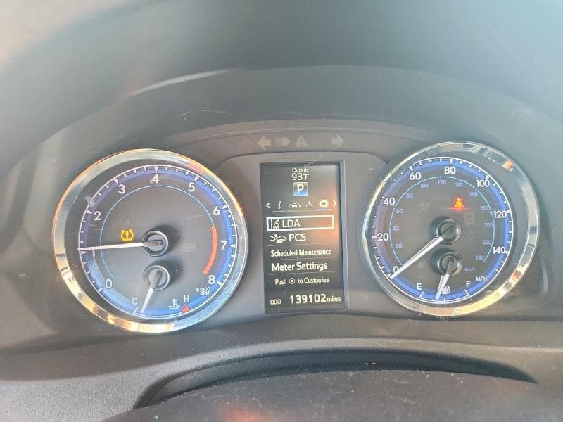 2017 TOYOTA COROLLA SE 9