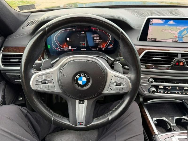 2022 BMW 740 XI 12