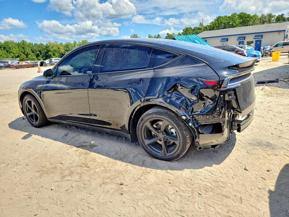 2026 TESLA MODEL Y 2