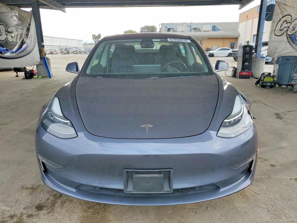 2018 TESLA MODEL 3 5