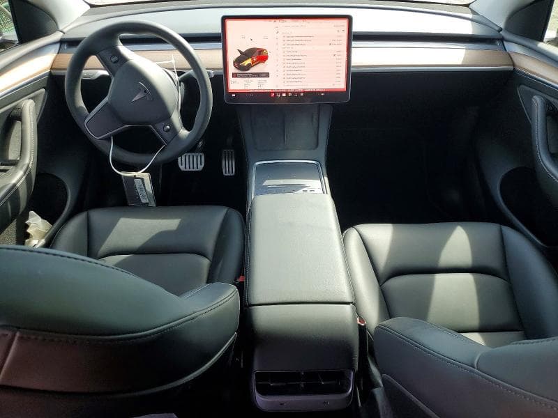 2023 TESLA MODEL Y 8