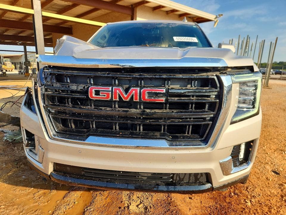 2023 GMC YUKON SLE 5