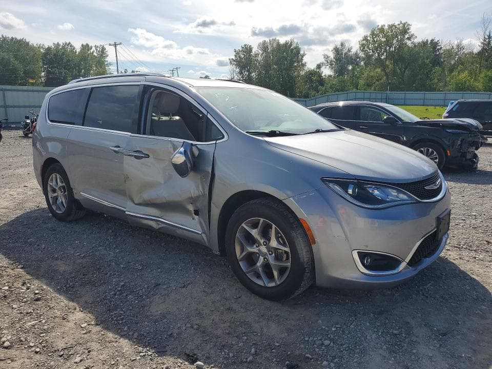 2019 CHRYSLER PACIFICA LIMITED 4