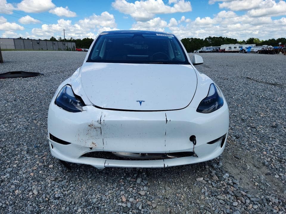 2024 TESLA MODEL Y 5