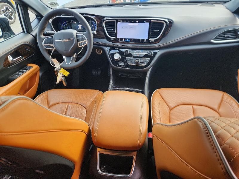 2023 CHRYSLER PACIFICA HYBRID PINNACLE 8