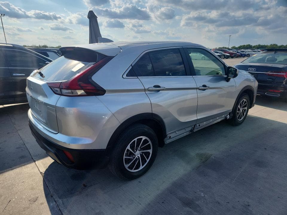2022 MITSUBISHI ECLIPSE CROSS ES 3