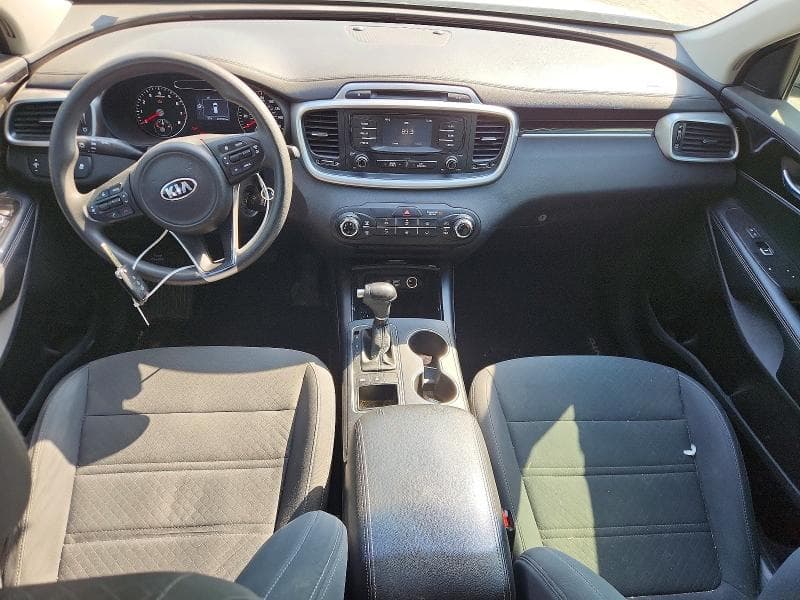 2017 KIA SORENTO LX V6 8