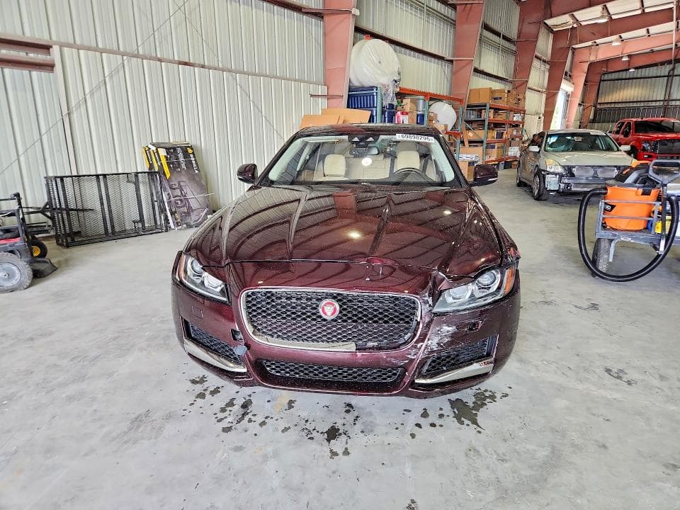 2017 JAGUAR XF PREMIUM 5