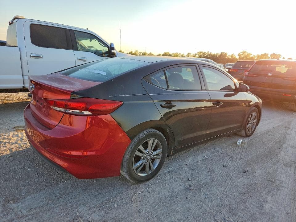 2018 HYUNDAI ELANTRA SE 3
