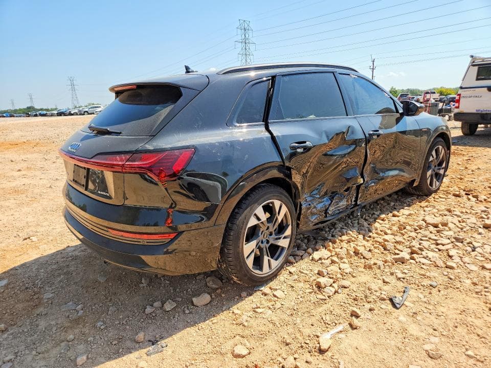 2021 AUDI E-TRON PREMIUM 3