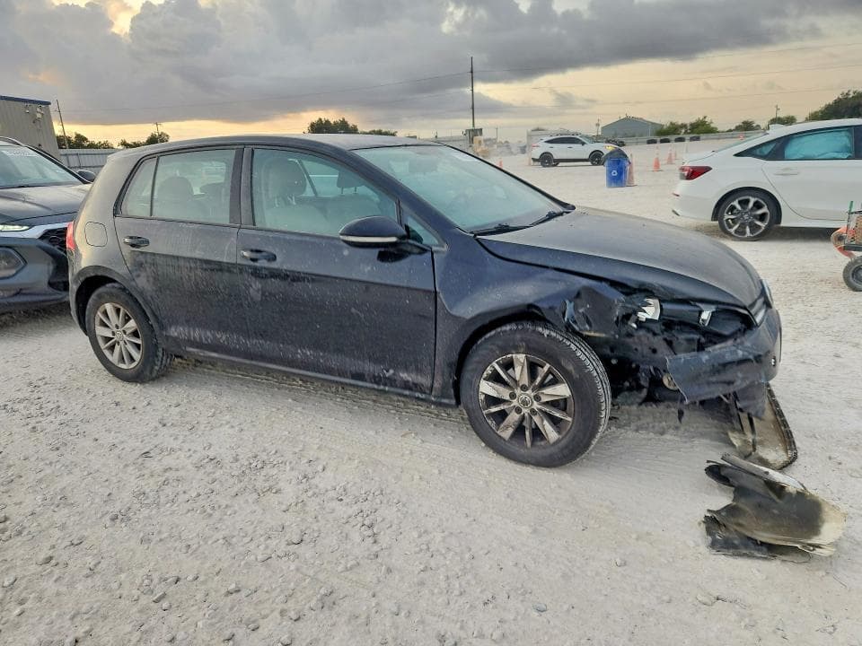 2017 VOLKSWAGEN GOLF S 4