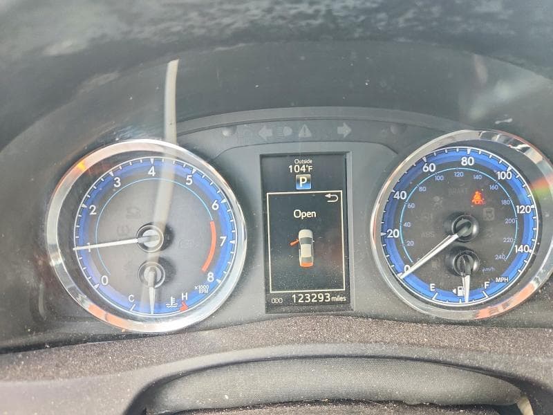 2017 TOYOTA COROLLA SE 9