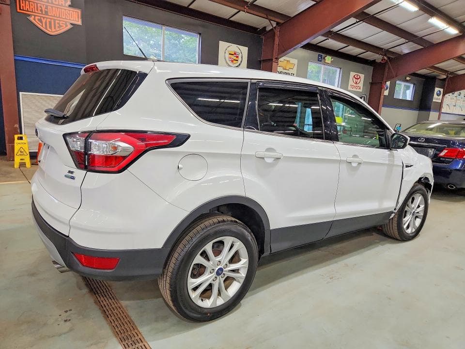 2017 FORD ESCAPE SE 3