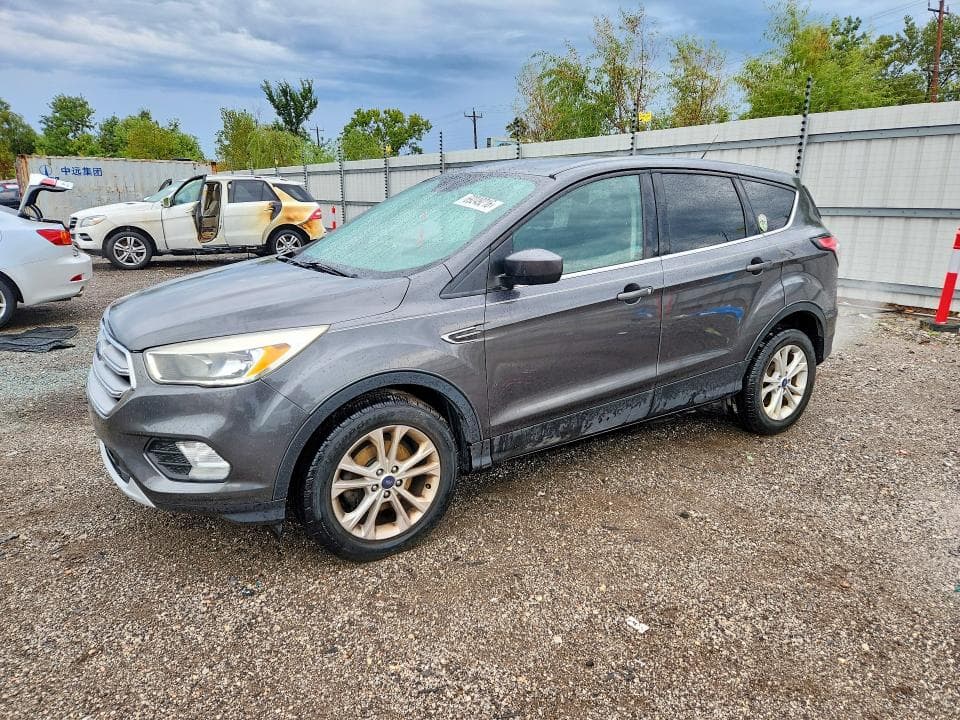 2017 FORD ESCAPE SE - 1