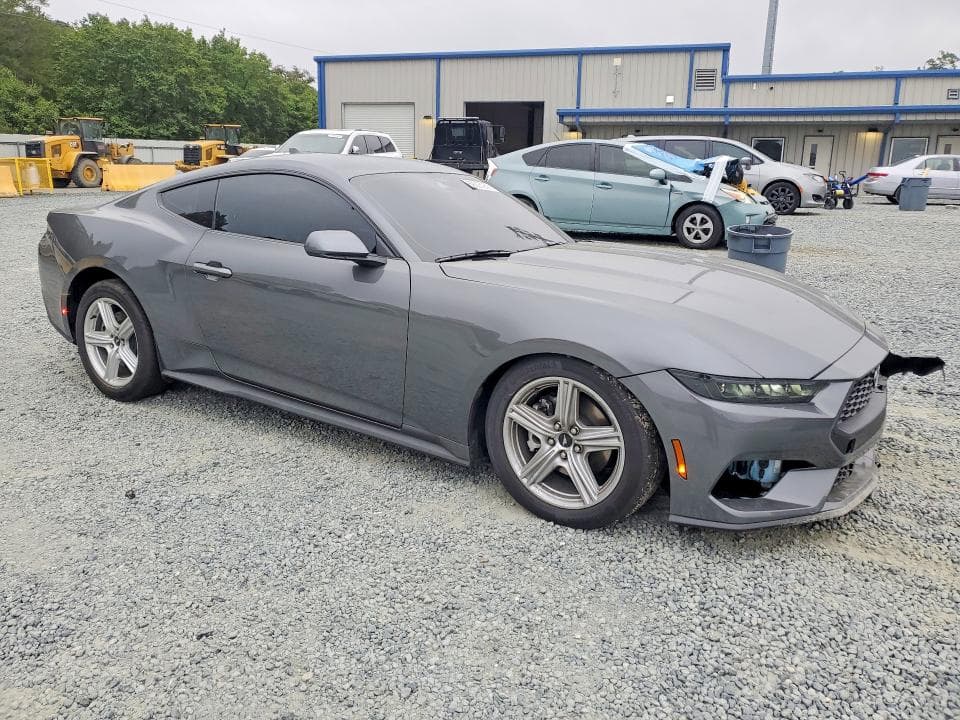 2026 FORD MUSTANG 4