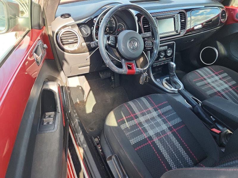 2017 VOLKSWAGEN BEETLE S/SE 8