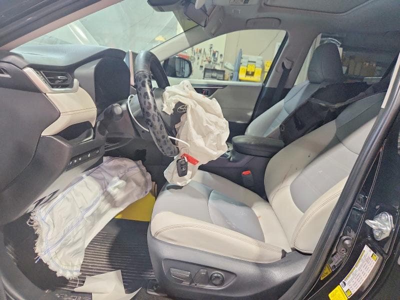 2025 TOYOTA RAV4 XLE PREMIUM 7