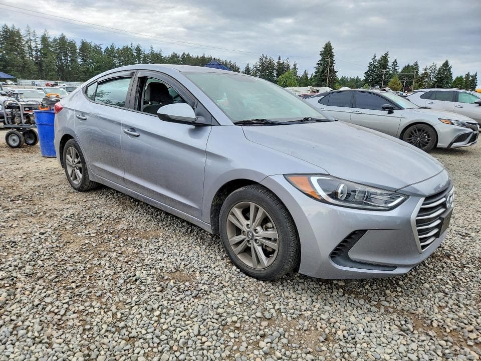 2017 HYUNDAI ELANTRA SE 4