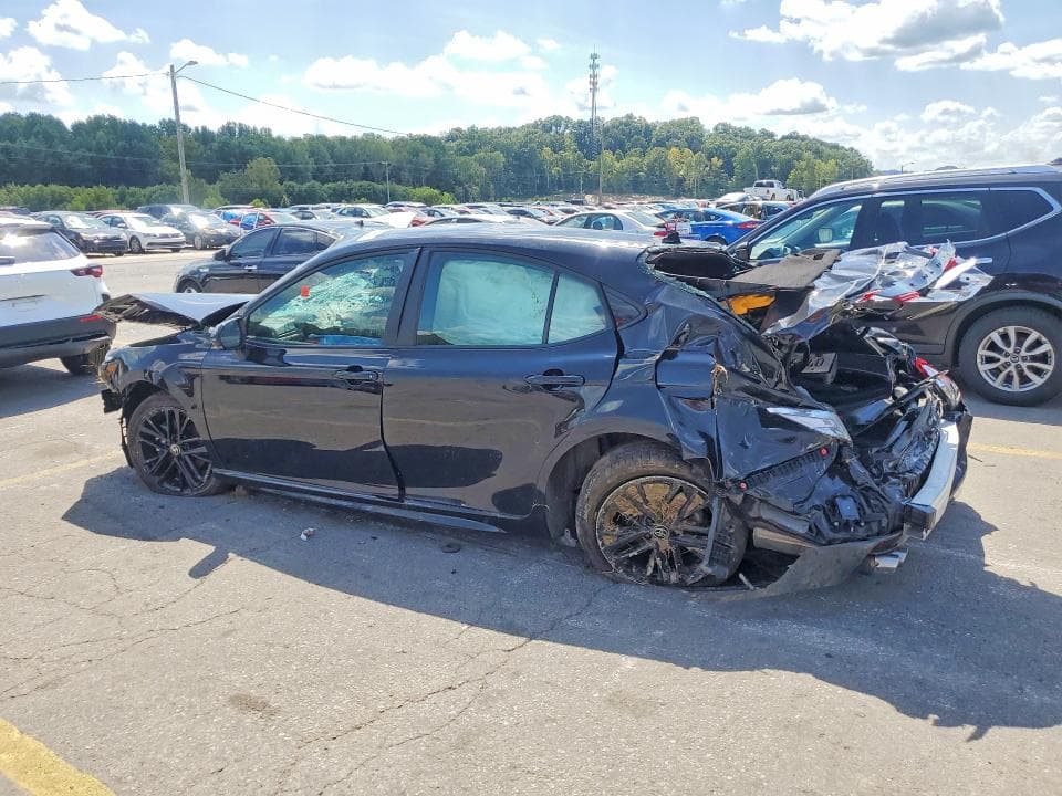 2025 TOYOTA CAMRY SE 2