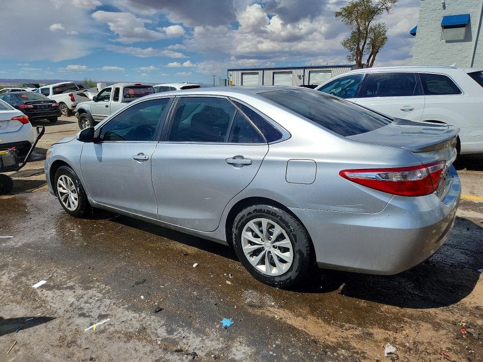 2017 TOYOTA CAMRY LE 2