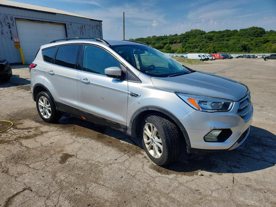 2018 FORD ESCAPE SE 4