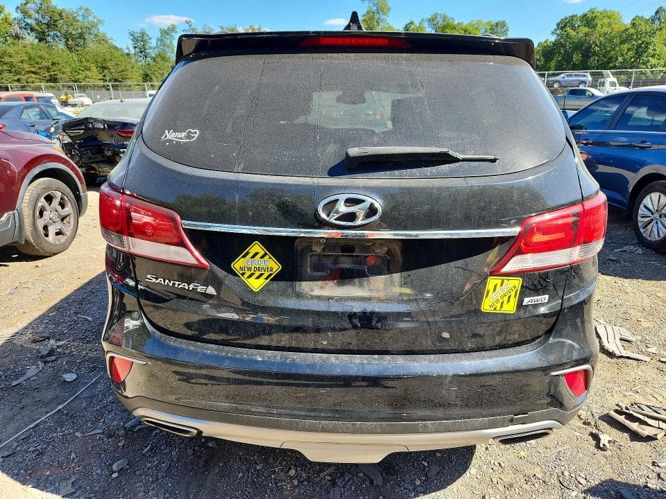 2017 HYUNDAI SANTA FE SE 6