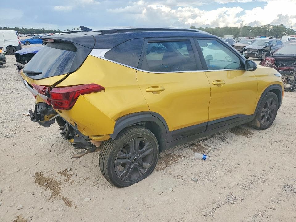 2021 KIA SELTOS S 3