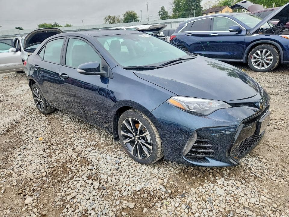 2019 TOYOTA COROLLA SE 4