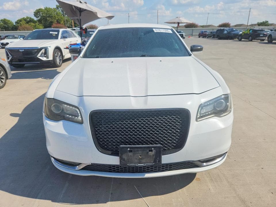 2019 CHRYSLER 300 S 5