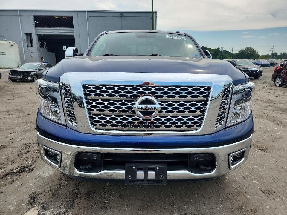 2019 NISSAN TITAN SL 5