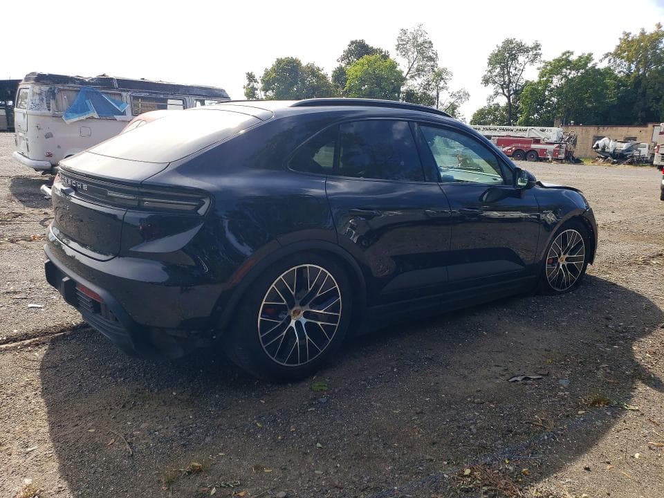 2025 PORSCHE MACAN 4S 3