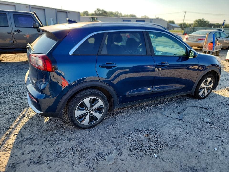 2017 KIA NIRO LX 3
