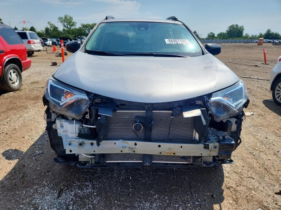 2017 TOYOTA RAV4 LE 5