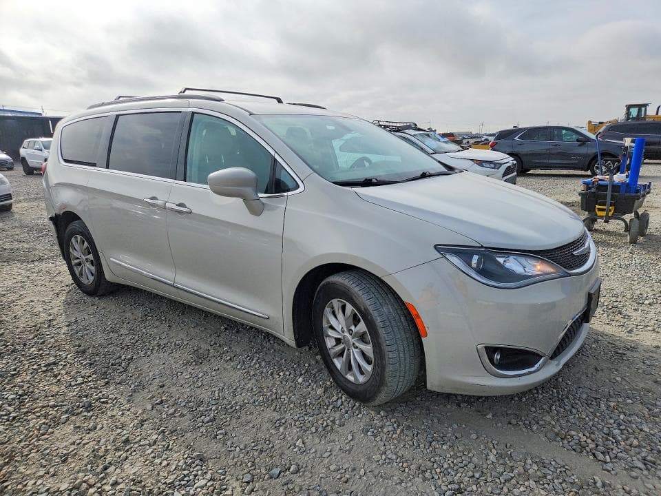 2017 CHRYSLER PACIFICA TOURING L 4