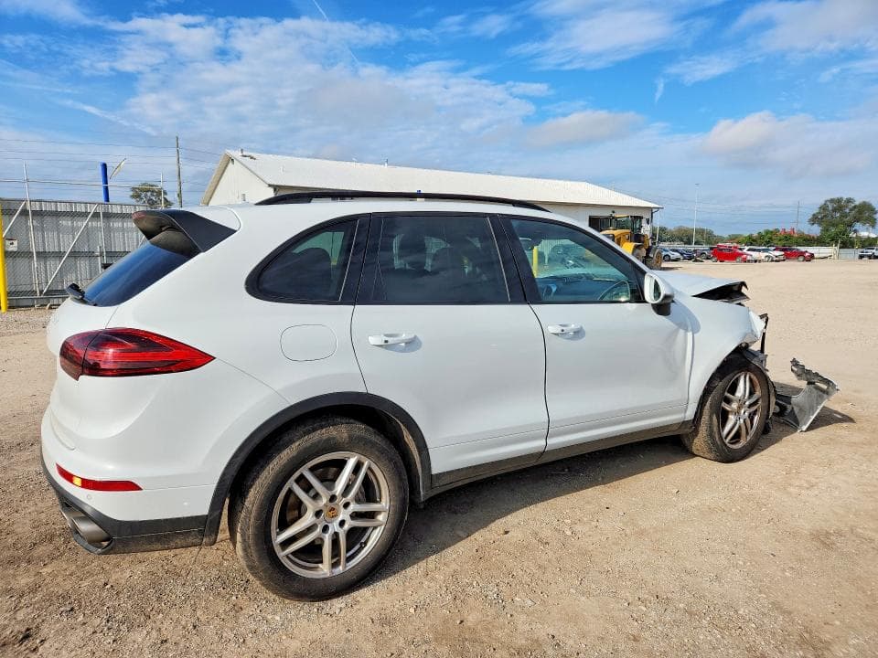 2017 PORSCHE CAYENNE S 3