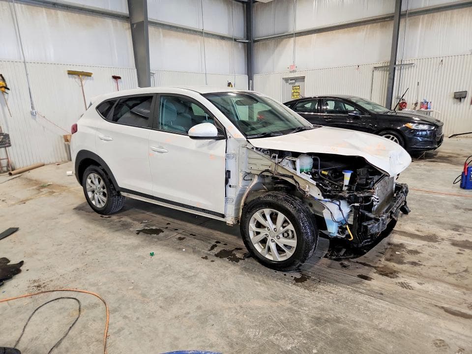 2020 HYUNDAI TUCSON SE 4