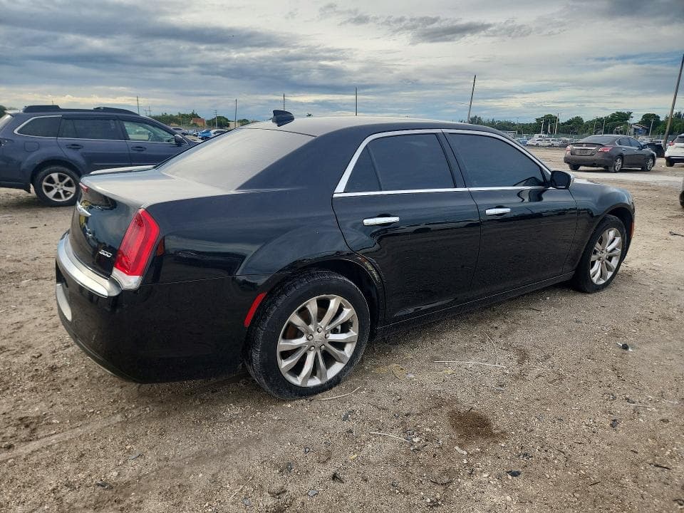 2019 CHRYSLER 300 LIMITED 3