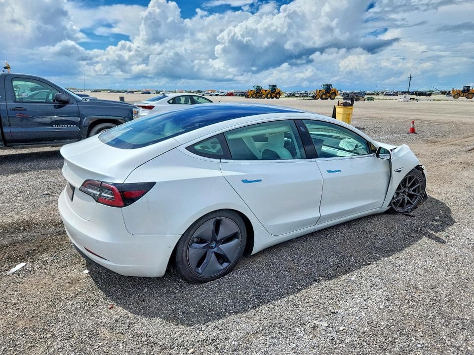 2020 TESLA MODEL 3 3