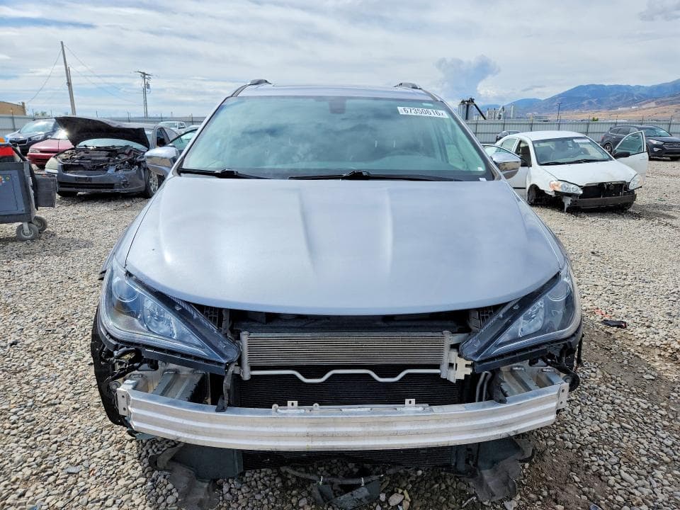 2019 CHRYSLER PACIFICA LIMITED 5