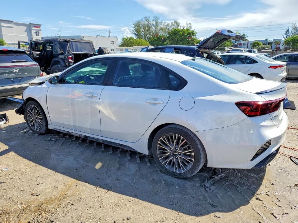 2023 KIA FORTE GT LINE 2