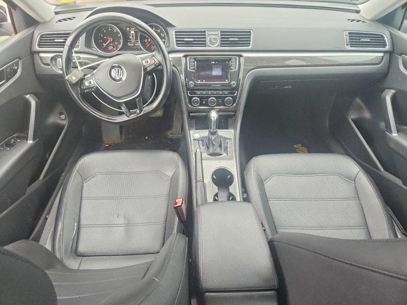 2017 VOLKSWAGEN PASSAT SE 8