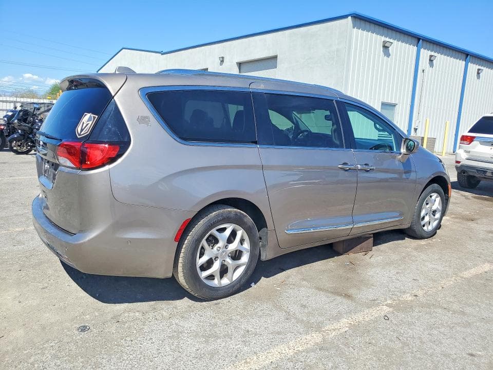 2018 CHRYSLER PACIFICA TOURING L PLUS 3