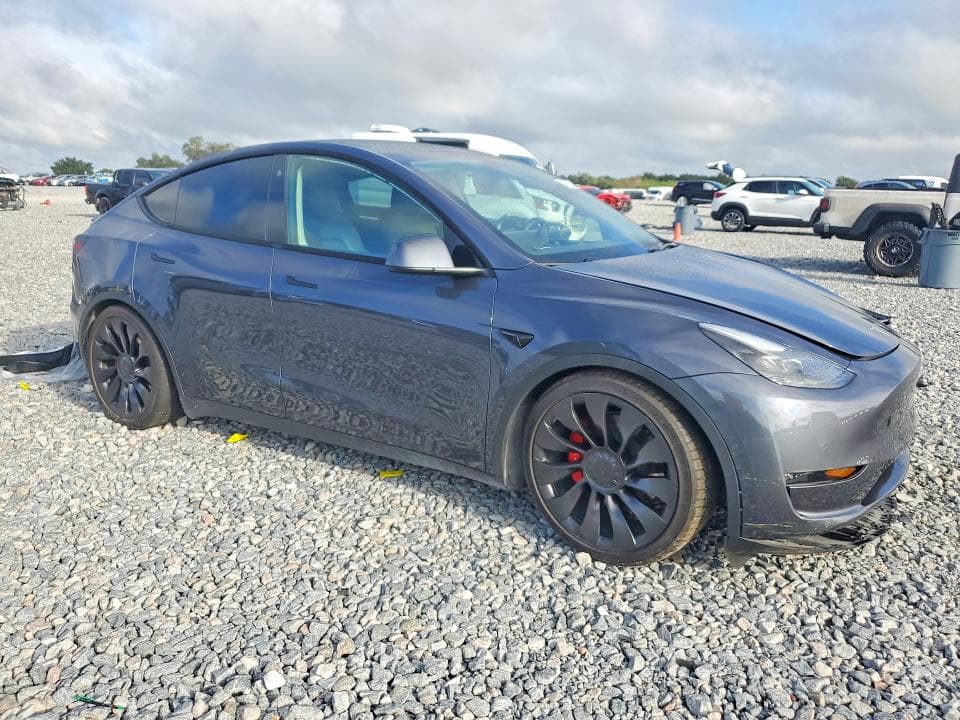2023 TESLA MODEL Y 4