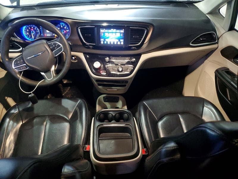 2020 CHRYSLER VOYAGER LXI 8