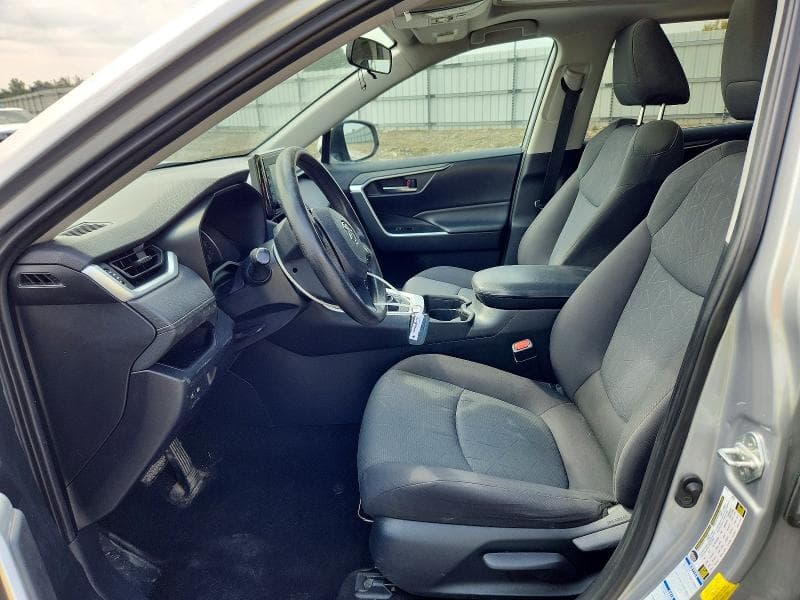 2019 TOYOTA RAV4 XLE 7