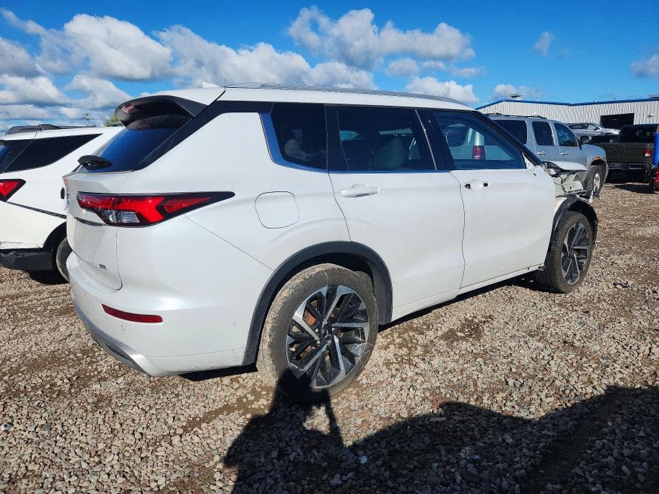 2023 MITSUBISHI OUTLANDER SEL 3
